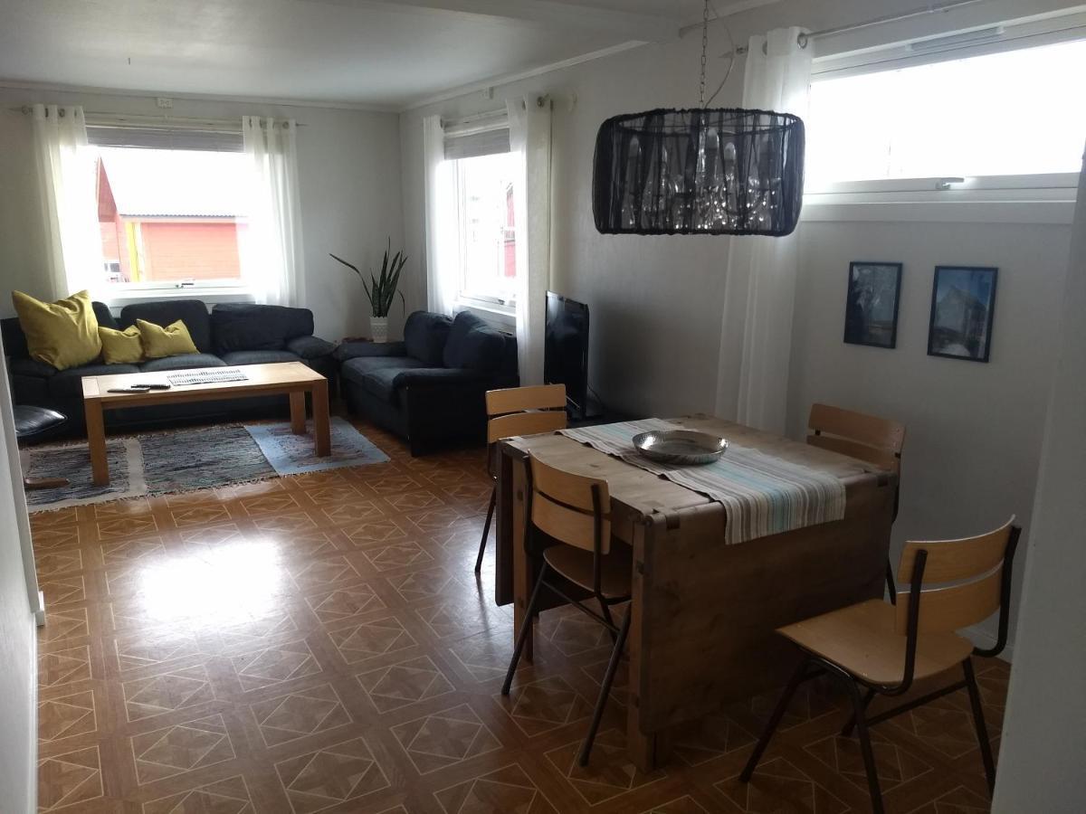 Apartamento 43 Oscarsgate Vadsø Exterior foto